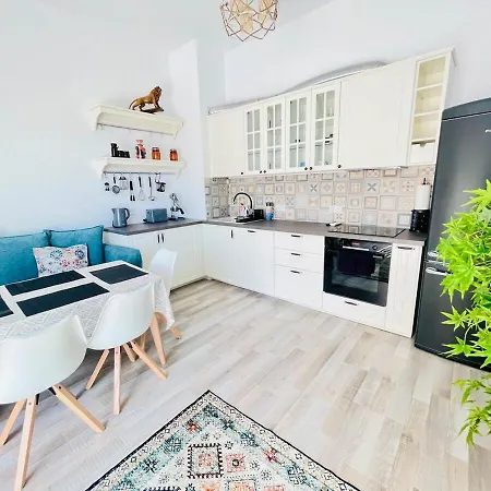 2br Vintage - Free Parking *